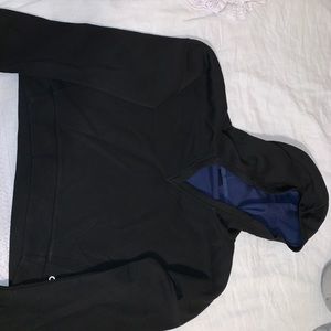 Black cropped hoodie with navy inside